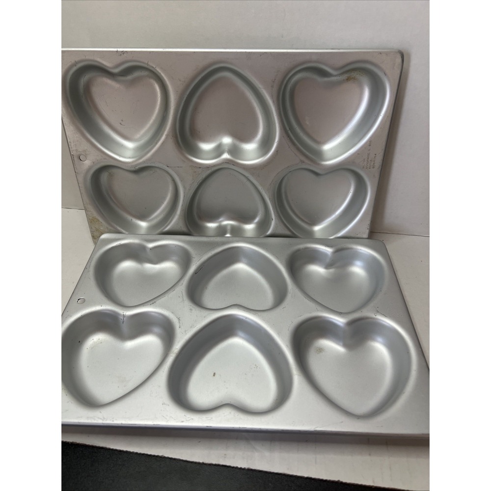 2 Vintage 1972 WILTON 6-cavity Aluminum MINI HEART CAKE PAN #508-1104